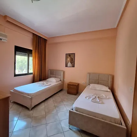 Rossi 3* Vlorë
